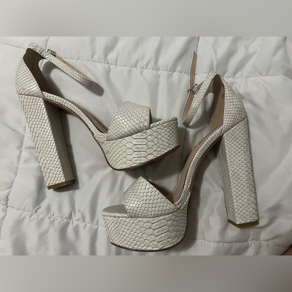Steve Madden White Platform Heels Python Snake Print Animal Print